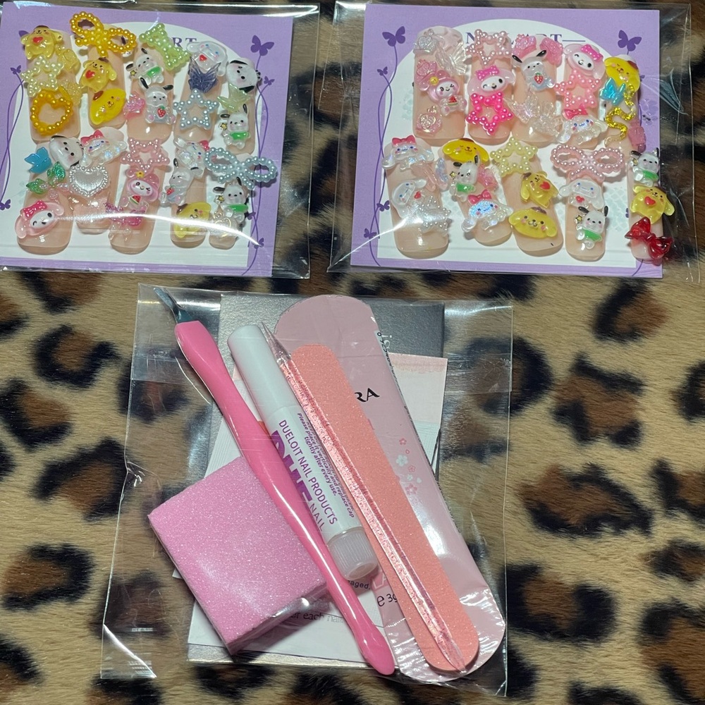 Sanrio junk press on nail set
